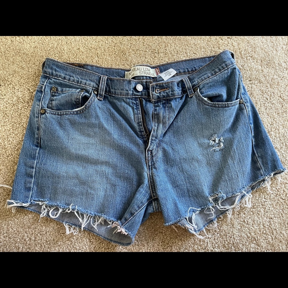 Vintage cutoff distressed Levi shorts 505